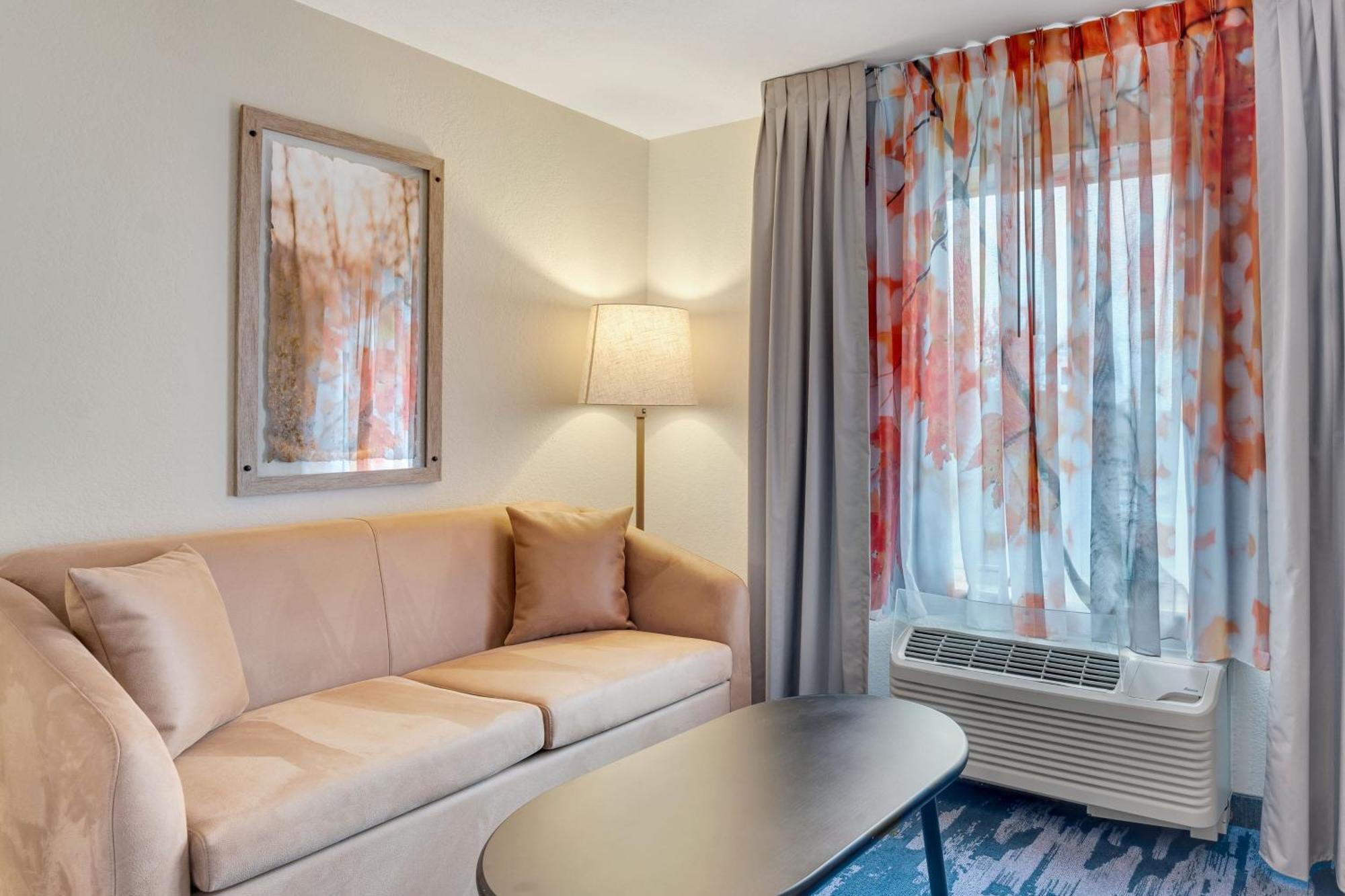Fairfield Inn & Suites Fredericksburg Bagian luar foto